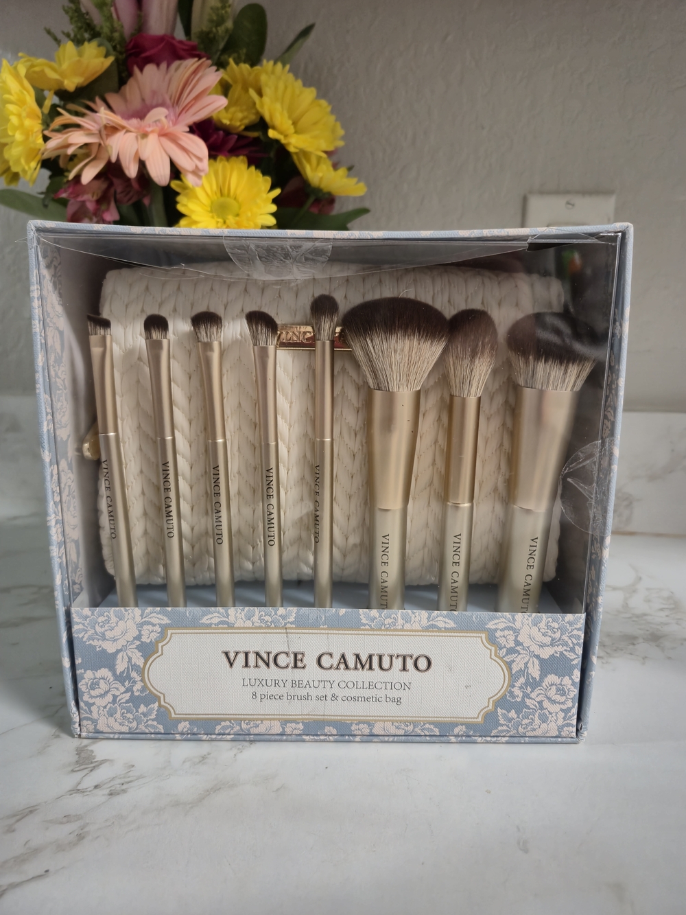Vince Camuto 8-Piece Gold Makeup Brush Set with Cream Cosmetic Bag